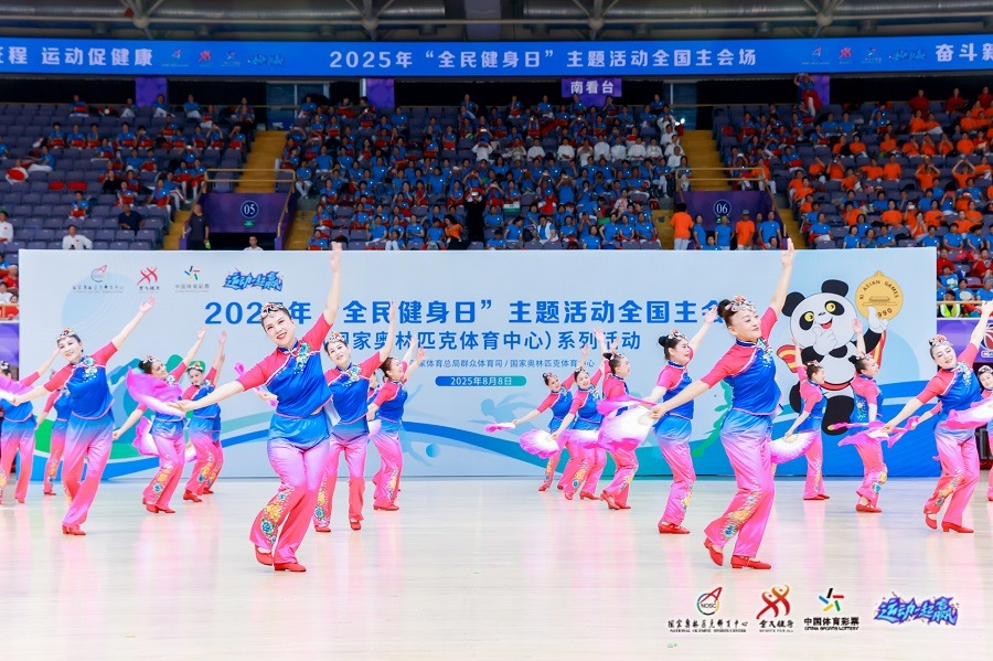 东契奇又胖了？湖人要想东契奇打的舒服或许要效仿独行侠打造阵容，必须要配备真正的3D锋线和护框中锋